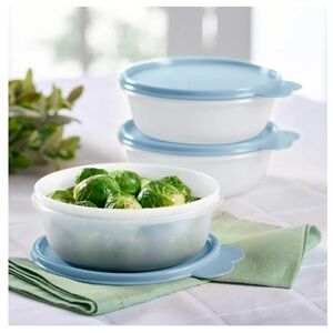 New Tupperware 3 piece Bowl Set